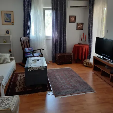 Green Court * Korcula Town