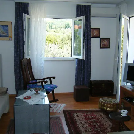 Apartment Green Court