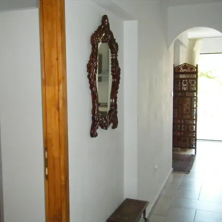 Green Court Apartment