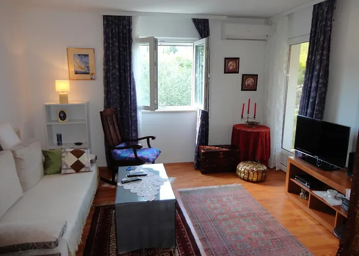 Green Court Apartman *